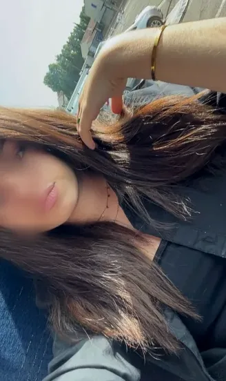 Charlotte, 18