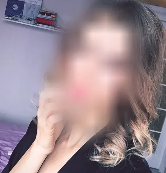 Daniela, 32