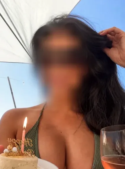 Hannah, 40