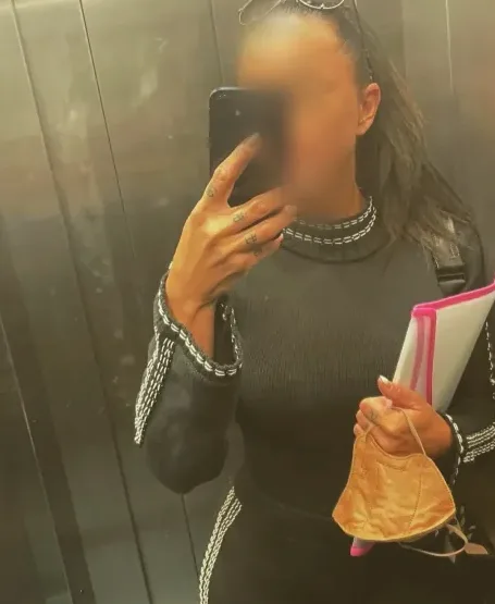 Helena, 39