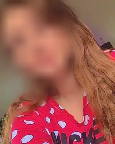 Julia, 31