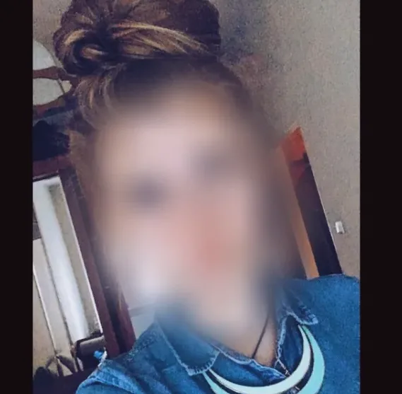 Lilly, 34
