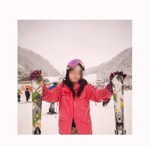 Lotta, 33