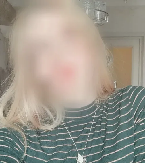 Marie, 19