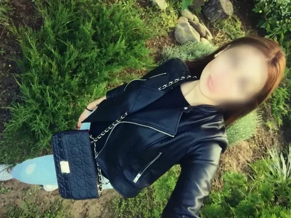 Nina, 31