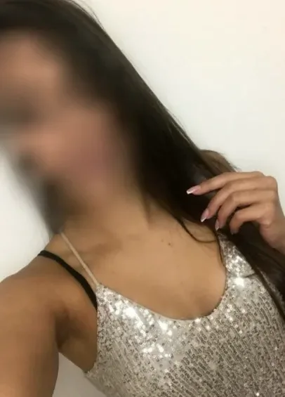 Nora, 24
