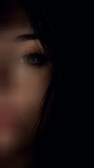 Sandra, 26
