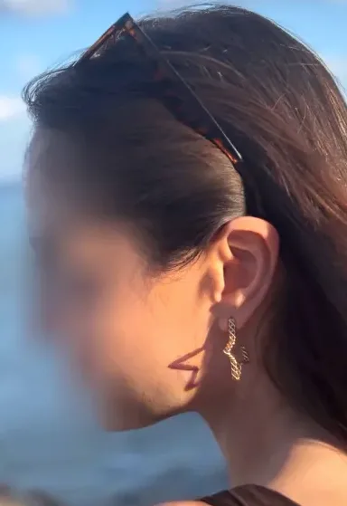Sina, 31